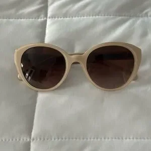 Chanel 5252Q cream cat eye sunglasses Chanel BeigeBrown Gradient 5252Q Cat Eye Sunglasses | eBay main image 2